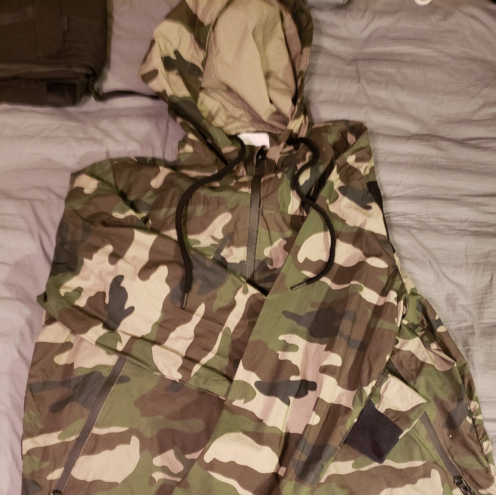 zara camo hoodie zipup jacket